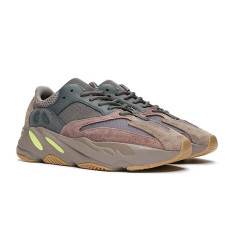 Осенние кроссовки Adidas Yeezy 700 «Mauve»
