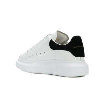 Женские кроссовки Alexander McQueen «White/Black»