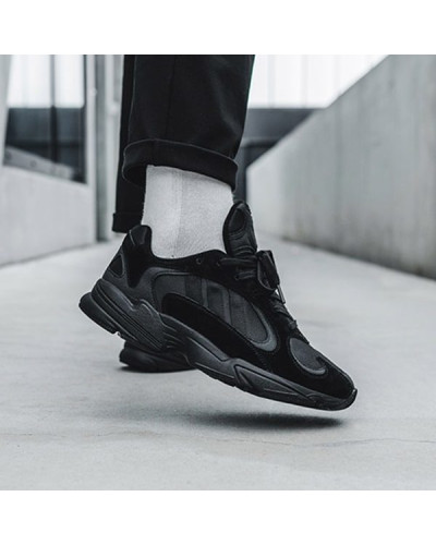 Мужские кроссовки Adidas Yung-1 «Triple Black»