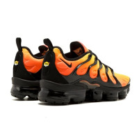 Летние кроссовки Nike Air VaporMax Plus «Sunset»