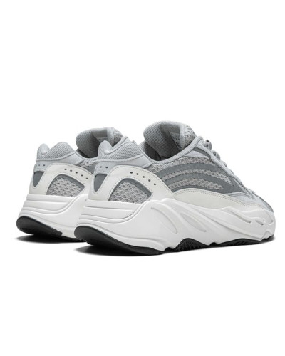Осенние кроссовки Adidas Yeezy Boost 700 V2 «Static»
